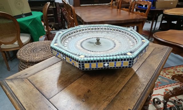 Vasque à mosaïque d'une partie de fontaine de style Art déco. 20e
