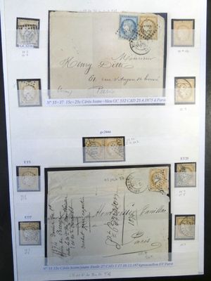 une photo montrant une collection de vieilles lettres et de timbres