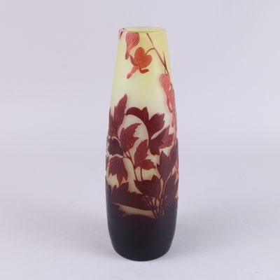 Etablissements GALLE. Vase de forme "obus" en verre multicou…