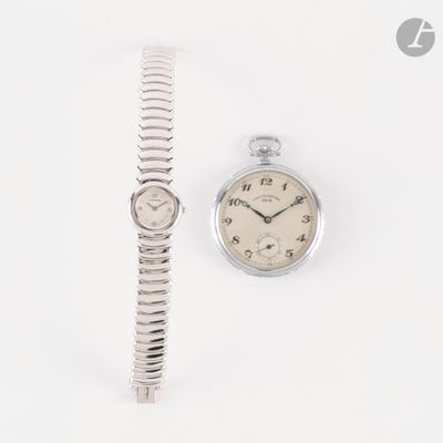 une montre et un bracelet posés l'un à côté de l'autre