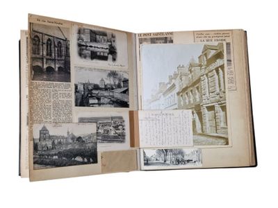 un livre ouvert sur lequel figurent des photos de bâtiments anciens