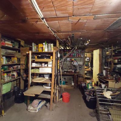 Atelier et cave en rez de jardin à vider !