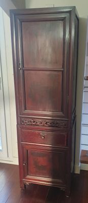 Buffet Haut deux portes et 1 tiroirs, décor peint, Travail I…