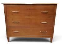 Commode en bois ouvrant à trois tiroirs sur trois rangées, r…