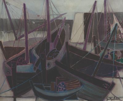 de nombreux bateaux amarrés les uns à côté des autres