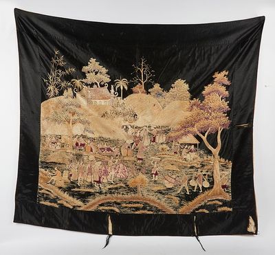 une image d'une tapisserie accrochée au mur d'une pièce