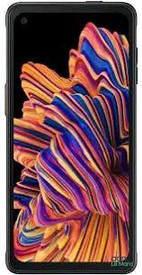 un gros plan sur l'arrière d'un Samsung Note 10 Lite noir