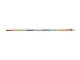 un gros plan d'un bracelet aux couleurs de l'arc-en-ciel sur fond blanc