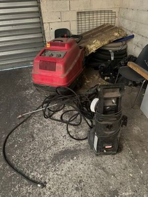 a lot of tools that are sitting on the floor