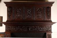 Manteau de cheminée en bois richement mouluré et sculpté à d… (photo 2)