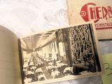 un livre ouvert dans lequel figure l'image d'un restaurant