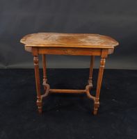 Bureau de dame en placage de noyer Napoléon III.