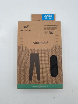 emballage d'une paire de collants noirs sur un fond blanc