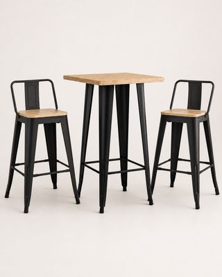 un ensemble composé de trois tabourets et d'une table avec un plateau en bois