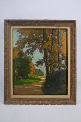 une peinture à l'huile représentant une route de campagne avec des arbres en arrière-plan