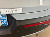 a sticker on the back of a car that says vauto