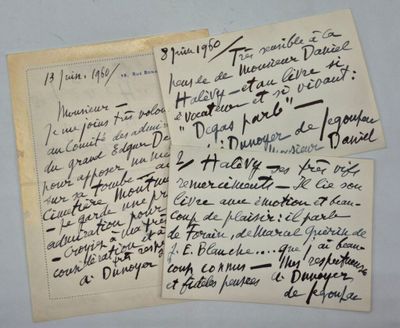 deux vieilles lettres manuscrites, écrites à l'encre noire sur une feuille de papier