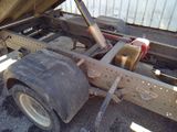 an image of a truck with a trailer attached to it ' s back