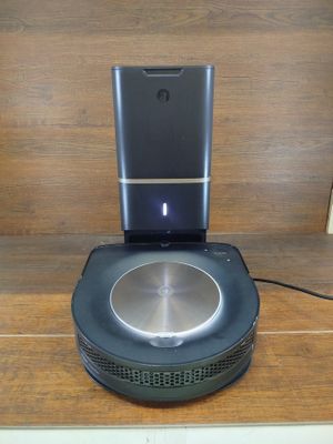 1 Aspirateur robot de la marque ROOMBA - Modèle S9