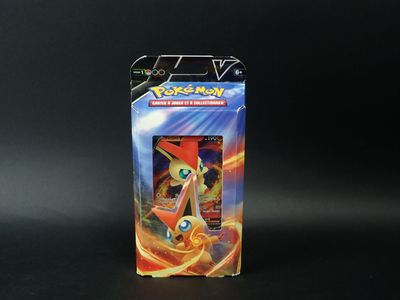 La boîte est vide et prête à accueillir une figurine Pokémon.