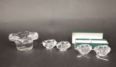 DAUM FRANCE 4 salerons en cristal et un bougeoir en cristal …
