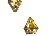 deux pièces de métal de couleur dorée ornées d'un motif en forme de losange