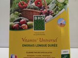 une photo d'une boîte de vitamines - engrais universel à longue durée d'action