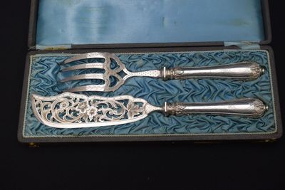 COUVERT de service à poisson en argent fourré, poinçon MINER… - Photo 1