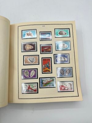 Album de timbres-poste des colonies, d'Asie, d'Océanie,Polyn… - Photo 1