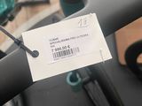 une étiquette apposée sur le guidon d'un vélo