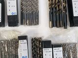many different types of drill bits in the package