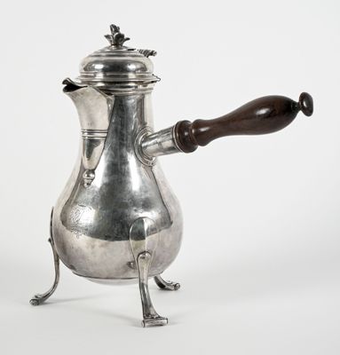 Chocolatière tripode de forme balustre en argent bas titre. … - Photo 1