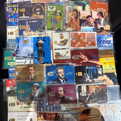 Lot de 85 cartes téléphoniques dont séries limitées ROLLAND …