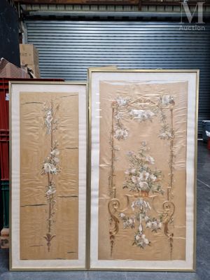 paire de panneaux anciens en soie peints à la main, d'origine chinoise