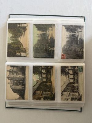 une photo d'un livre sur lequel figure l'image d'un train