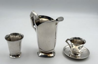 SUE et MARE pour GALLIA. VERSEUSE en forme d'aiguière casque…