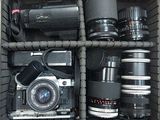 dans ce cas précis, de nombreux appareils photo et objectifs réunis