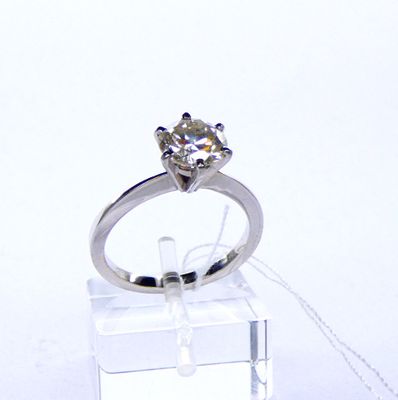 Solitaire en or gris 750 °/°° (18k) et platine 950 °/°° sert…