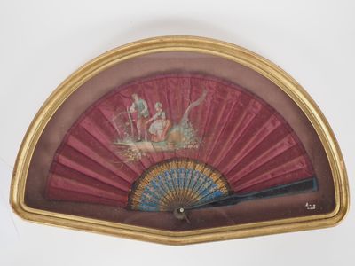 Eventail 1900 en bois et soie à décor de paysans. - Photo 1