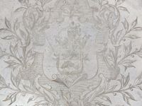Plat en étain à bords chantournés à décor héraldique (photo 2)