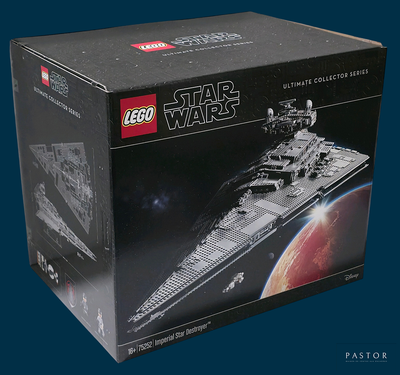 une boîte contenant une maquette d'un vaisseau de Star Wars