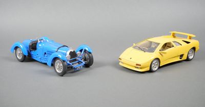 BURAGO Réunion de deux voitures 1/18 : - LAMBORGHINI DIABLO …