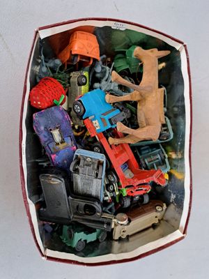 Petit Ensemble de véhicules 1/43ème état moyens - Photo 1