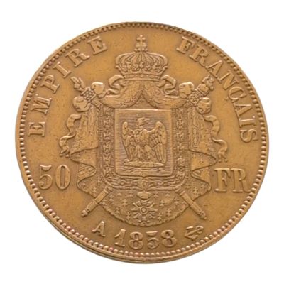 Gros plan sur une pièce de monnaie portant des armoiries