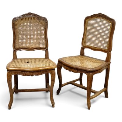 paire de chaises d'appoint de style Louis XVI à dossier en rotin