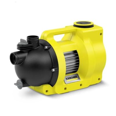 une pompe jaune et noire sur fond blanc