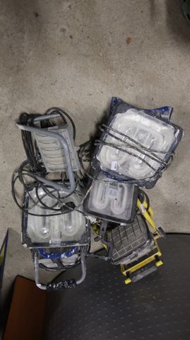 Six projecteurs de chantier, non testé