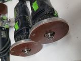 un ensemble d'outils posés sur une table