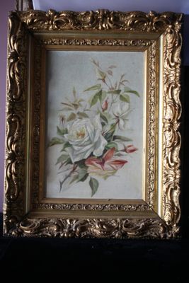 une image d'un tableau accroché au mur