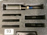 une boîte contenant un ensemble d'outils